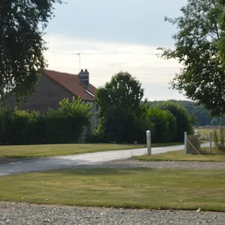 Modern Holiday Home With Private Garden In Jumel * Jumel