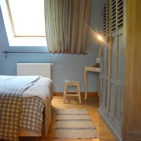 Modern Holiday Home With Private Garden In Jumel Jumel