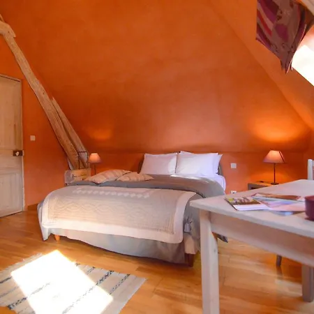 Modern Holiday Home With Private Garden In Jumel