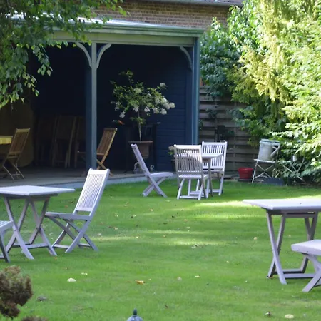 Ferienhaus Modern Holiday Home With Private Garden In Jumel *